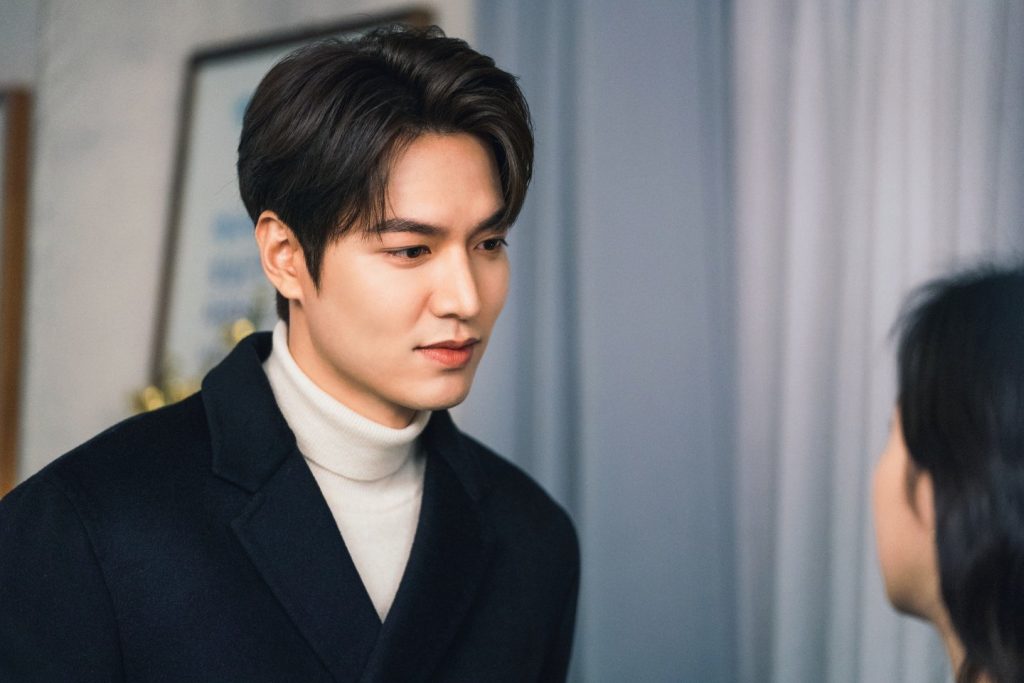 Fotografía de Lee Min Ho que mide 187 cm