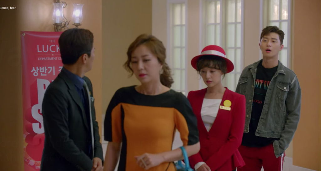 Fight for my way - Choi Ae Ra en el trabajo en los centros comerciales